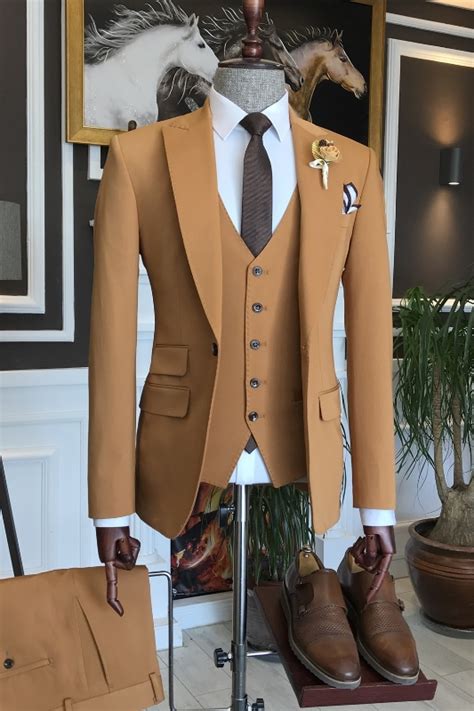 Bevis Modern Camel Peaked Lapel Three Pieces Business Suits