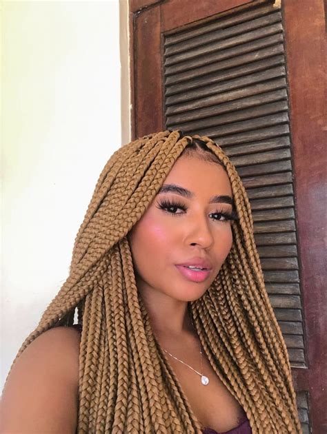 Box Braids Loiras Tran As Afro Curtas Trancas De Cabelo Afro Cabelo