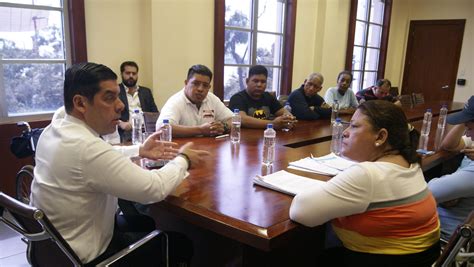 Gobernador Dialog Con Ex Trabajadores Del Sistema De Salud P Blica