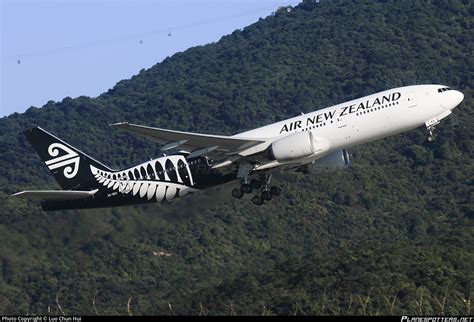 ZK OKA Air New Zealand Boeing 777 219ER Photo By Luo Chun Hui ID