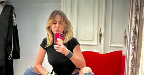 Alessandra De Michelis L Avvocata Influencer Sospesa Dallordine Mi