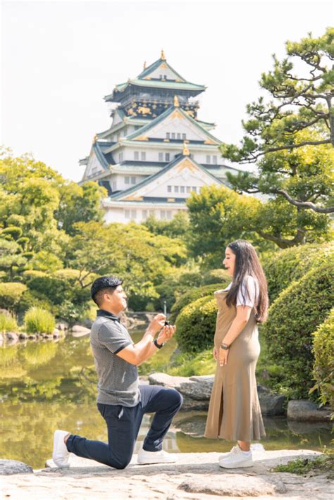 Surprise proposal photo shooting in Osaka castle park!! | Photoguider-Japan