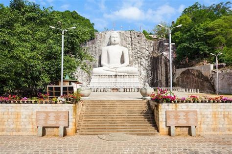 Premium Photo Samadhi Buddha Statue At The Rambadagalla Viharaya