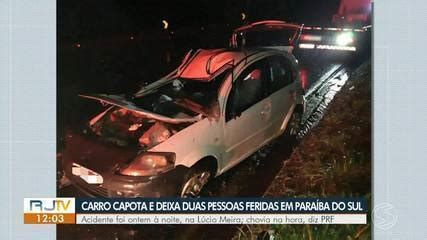 Carro capota e deixa duas pessoas feridas na Lúcio Meira em Paraíba do