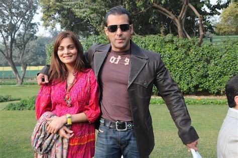 12 Photos Of Salman Khan With His Sisters That Will Make You Go Awww!