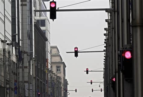 Il Grille Un Feu Rouge Courtrai Et Cope D Une Amende De