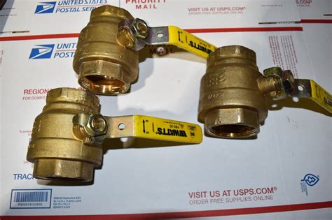 LOT OF 3 WATTS 2 LFFBV 3C BRASS BALL VALVE FULL PORT THREAD 600 WOG 1