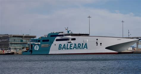 FERRYBALEAR El Fast Ferry Jaume III de Baleària en Dénia