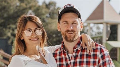 Lionel Messi Y Antonela Roccuzzo Desataron Furor En Las Redes Al Posar