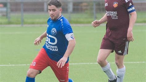 Fu Baller Des Fc Nordenham Spielen In Der Kreisliga Gegen Den Sv