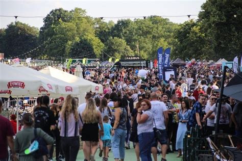 Festiwale gastronomiczne darmowe kino plenerowe i koncerty Mnóstwo