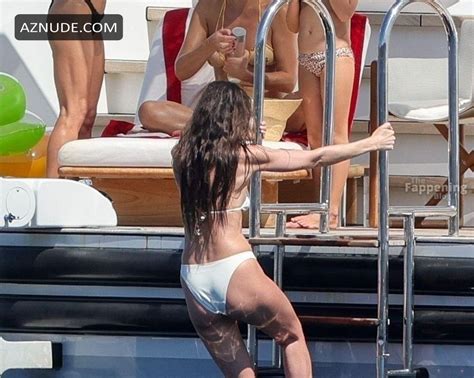 Dakota Johnson Sexy Spotted Showing Off Her Amazing Bikini Body At