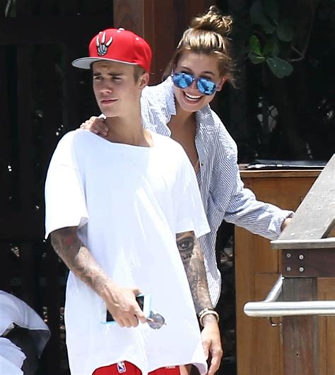 Justin Bieber And Hailey Baldwin Affectionate With Each Other In Miami Lainey Gossip