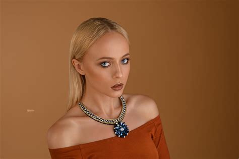 Wallpaper ID Blonde Face Long Hair Straight Hair Looking At Viewer Bare Shoulders