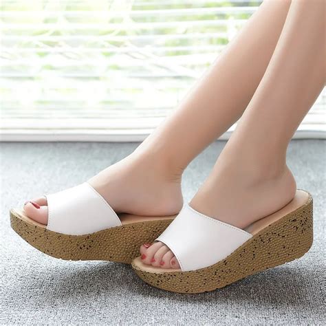 Merk Sandal Wanita Branded Di Indonesia Pilihan Terbaik Untuk Tampil