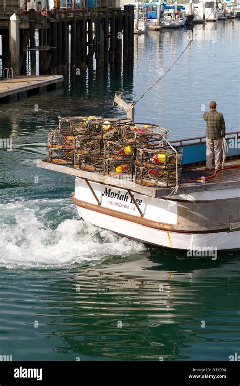 Crab fishing boat hi-res stock photography and images - Alamy