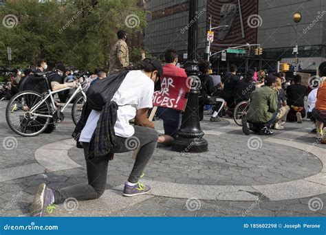 Kneeling Protester after the Death of George Floyd Editorial Stock Photo - Image of death ...