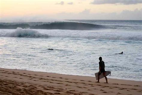 30 Photos of Banzai Pipeline That Will Mesmerize You