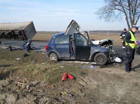 Tragiczny wypadek na krajowej 11 Jedna ofiara śmiertelna