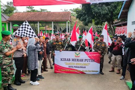 Pj Bupati Batang Lepas Pemuda Peserta Kirab Merah Putih Kanzus