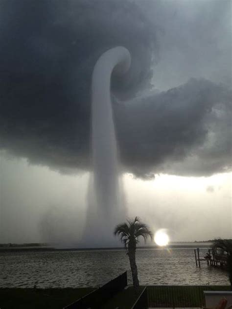 Picture of the Day: The Ocean Tornado » TwistedSifter