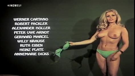 Naked Christel Gogoll in fleißigen Bienen vom Fröhlichen Bock