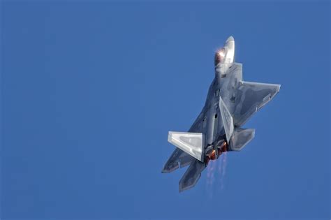 F-22 at NAF El Centro Air Show 9 Mar 24 : r/aviation