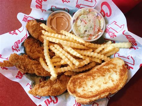 Raising Canes Chicken Fingers 39 Photos And 110 Reviews Fast Food