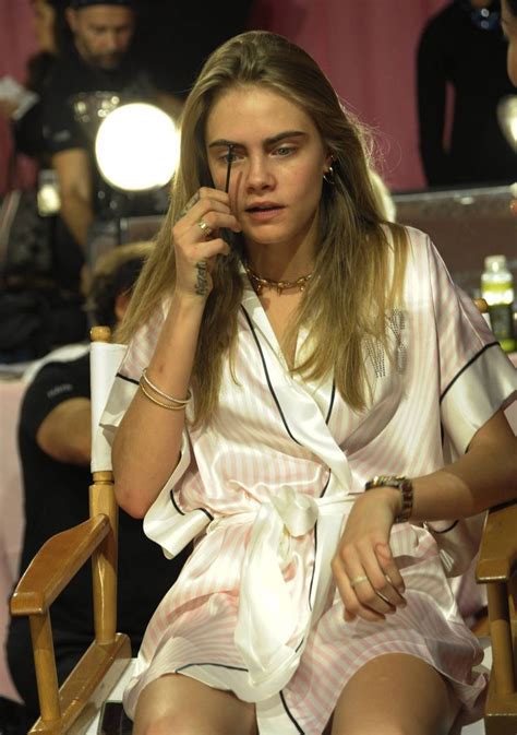 Cara Delevingne Victoria Secret Fashion Show Gigi Hadid Victoria
