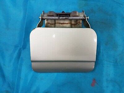 Original Mercedes Benz W107 C107 SLC Tankklappe Tankdeckel Tank Klappe