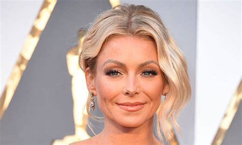 Kelly Ripa S Mother Is Her Twin In Remarkable Throwback Photo And You Should See Her Hair