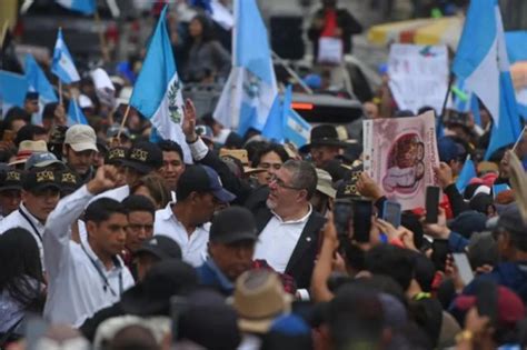 El Presidente Electo De Guatemala Marcha Junto A Ind Genas En Defensa