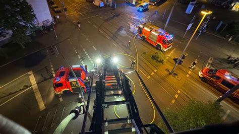 Brand Im Mehrfamilienhaus Gro Einsatz L St Sperrung Von