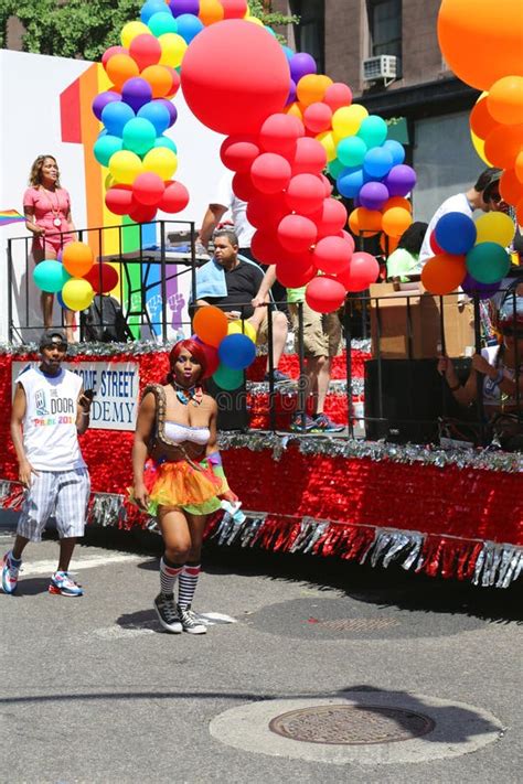 Participantes De Lgbt Pride Parade Em New York City Imagem Editorial Imagem De Parada Povos