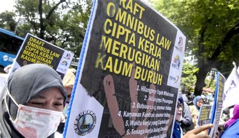 Inilah Pasal Bermasalah UU Cipta Kerja Yang Dianggap Rugikan Buruh