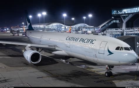 B Hlm Cathay Pacific Airbus A Photo By Tommyng Id