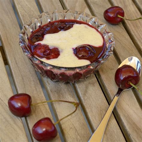 Hausgemachte Rote Gr Tze Mit Einer Gigantischen Vanillesauce Das