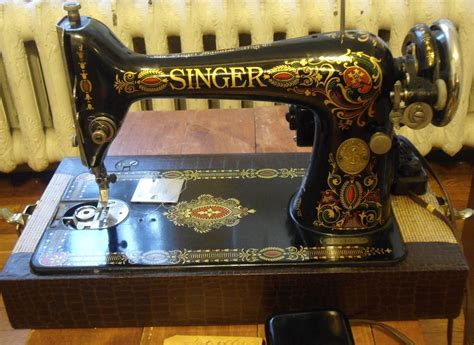 Antique 1913 Red Eye Portable Electric Singer Sewing Machine Sewing