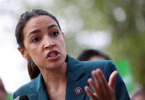 Alexandria Ocasio Cortez Heckled Called Big Booty Latina In Viral