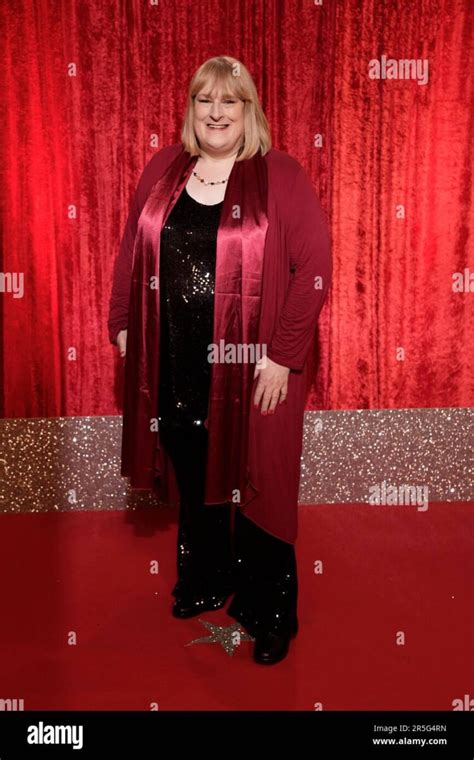 Hot Sexy Annie Wallace Bikini Pics