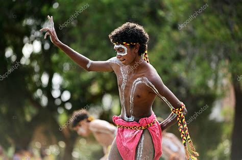 PERTH 24 ENE 2021 Los aborígenes australianos bailan danza