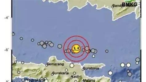 Update Gempa Magnitudo 6 5 Guncang Tuban Getaran Terasa Satu Menit Di