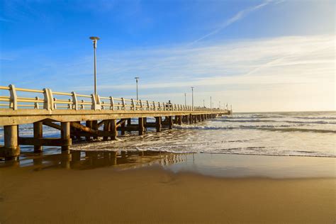 Benessere All Alba Sul Pontile Del Forte Dei Marmi Forte Dei Marmi