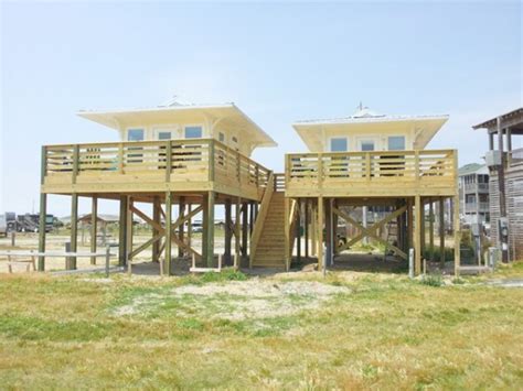 Beachfront Tiny Houses on Stilts - Tiny House Pins