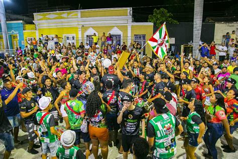 Nova Corumb Na O Zumbi E Cravo Vermelho S O Os Campe Es Do Carnaval