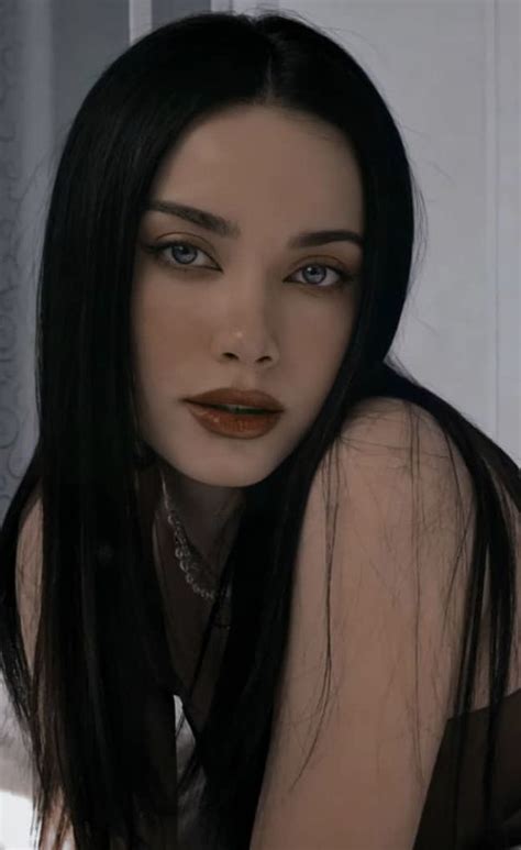 Pin By Fio On C Brown Eyes Black Hair Black Hair Green Eyes Black Hair Pale Skin