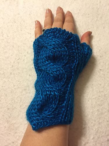 Ravelry Octet Mitts Pattern By Meridith Shepherd