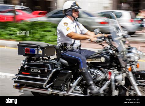 Miami Beach Floridawashington Avenuepoliceofficerpublic Safety