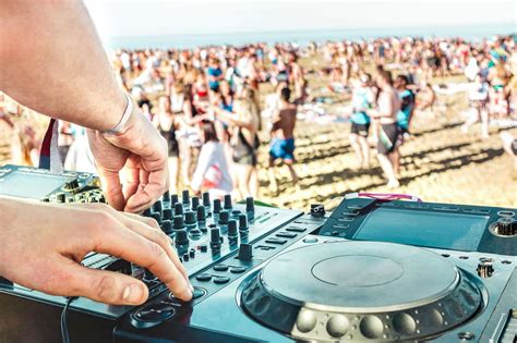 Les 9 Meilleurs Festivals De Plage En Europe