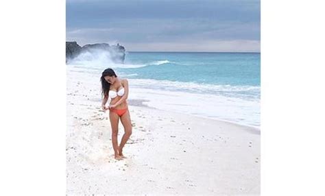 LOOK Jaw Dropping Bikini Photos Of Karel Marquez In Boracay GMA Entertainment